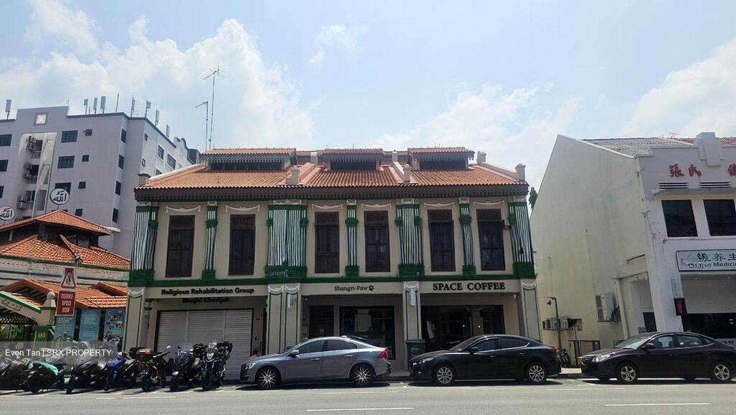 Regal 35 (D14), Shop House #575684781